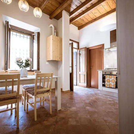 Amelia's House - Nel Tra Storia Ed Il Di Garda *