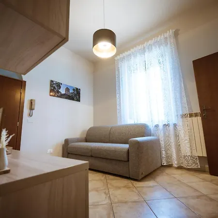Amelia's House - Nel Tra Storia Ed Il Di Garda Lägenhet Solferino